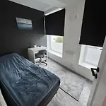 Апартаменты Spacious And Beautiful In With Free Parking Берген