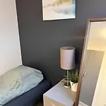 Spacious And Beautiful In With Free Parking Берген