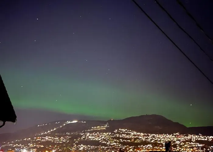 Lägenhet Spacious And Beautiful In With Free Parking *