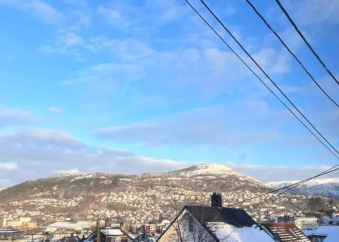 Spacious And Beautiful In With Free Parking Lägenhet *