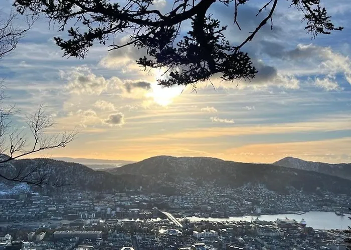 Lägenhet Spacious And Beautiful In With Free Parking *