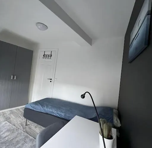 Spacious And Beautiful In With Free Parking Bergen